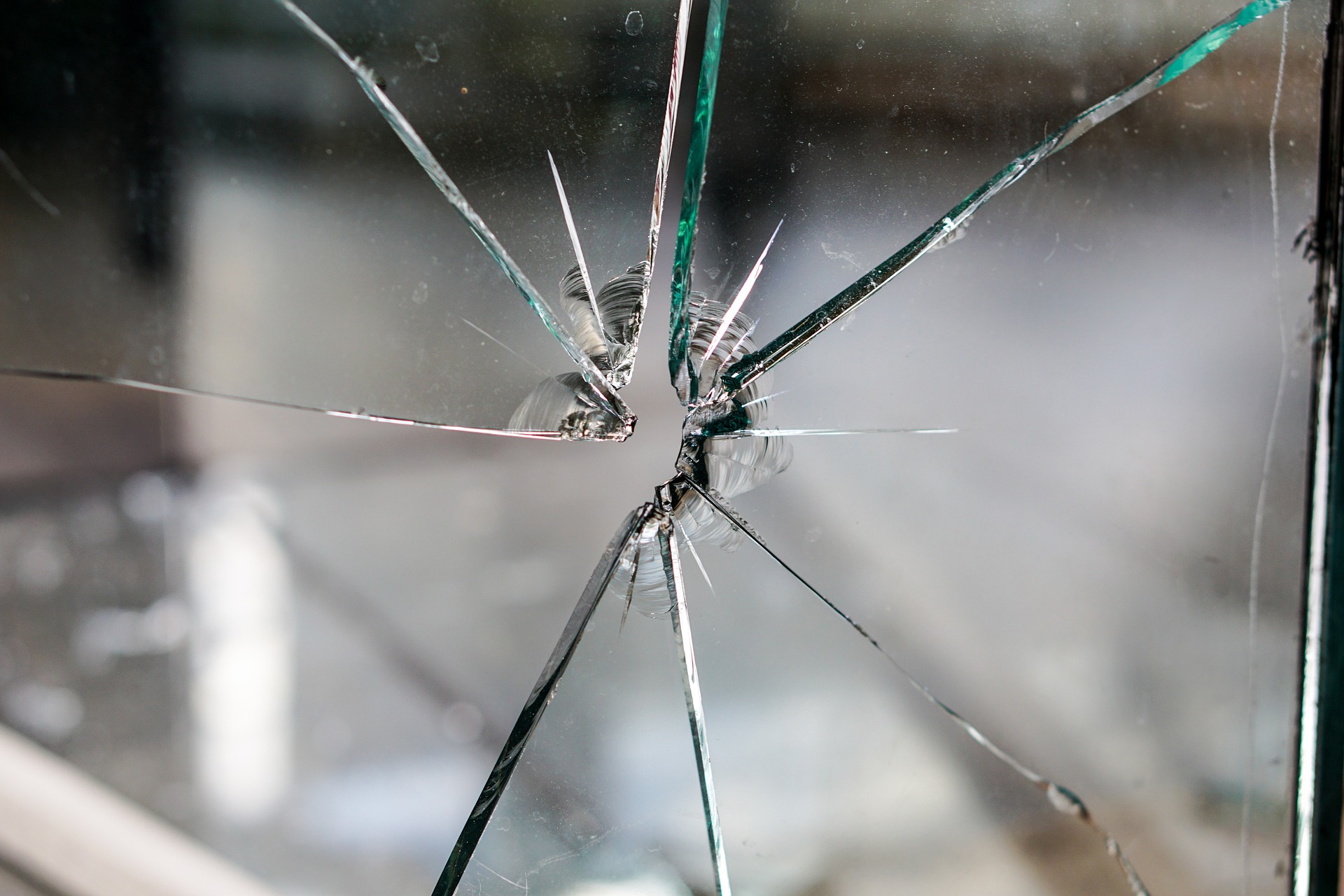 glass-pane-1497232_1920.jpg